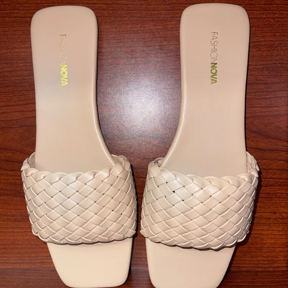 Flat Sandals - Picture 3 of 3